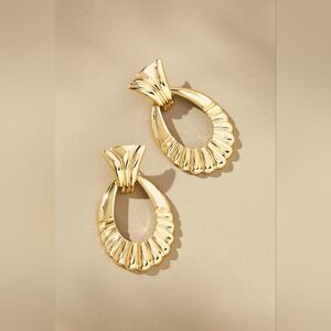 Anthropologie Ribbed Doorknocker Drop Earrings